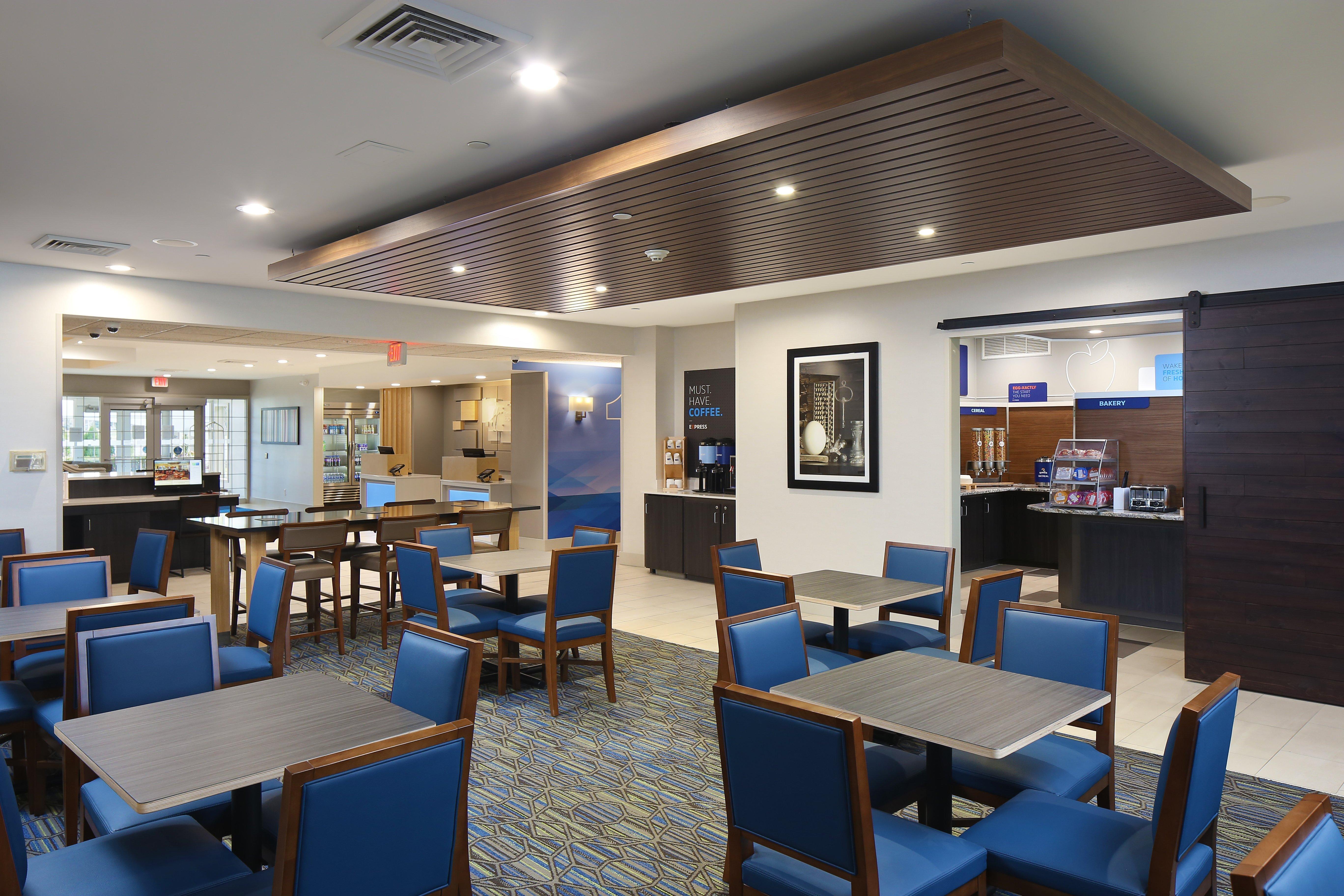 Holiday Inn Express Grand Rapids Southwest By Ihg Grandville Exterior photo