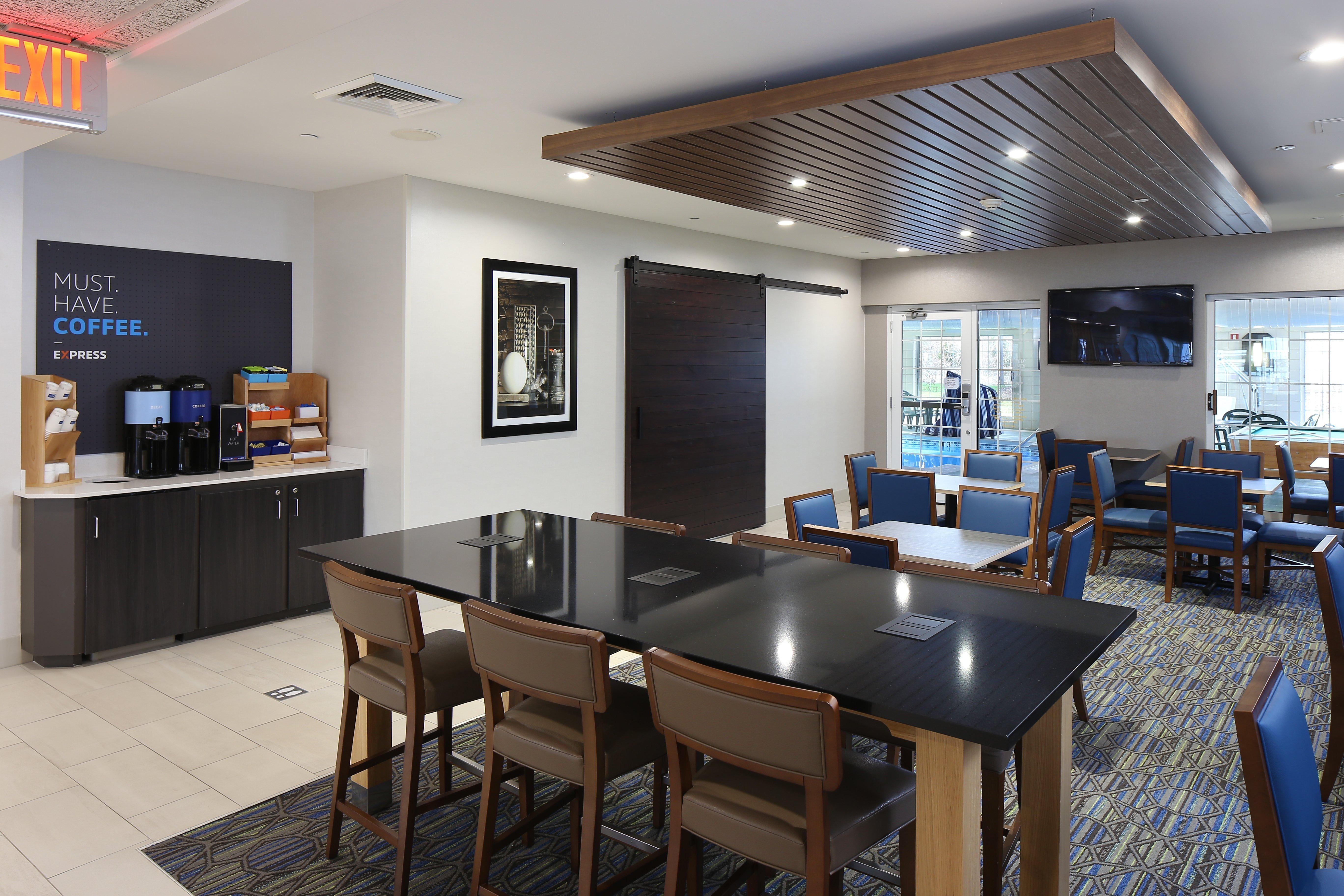 Holiday Inn Express Grand Rapids Southwest By Ihg Grandville Exterior photo