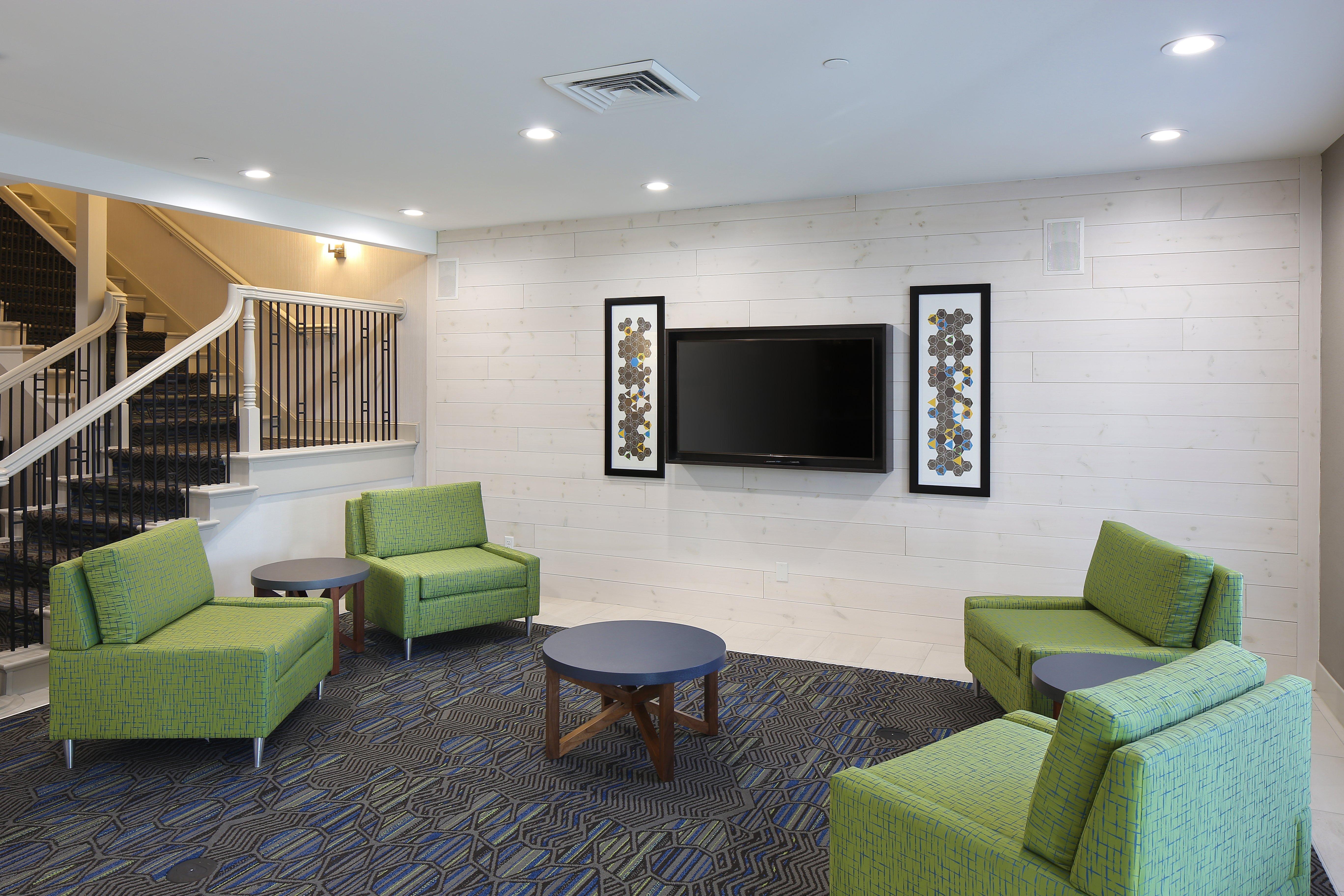 Holiday Inn Express Grand Rapids Southwest By Ihg Grandville Exterior photo