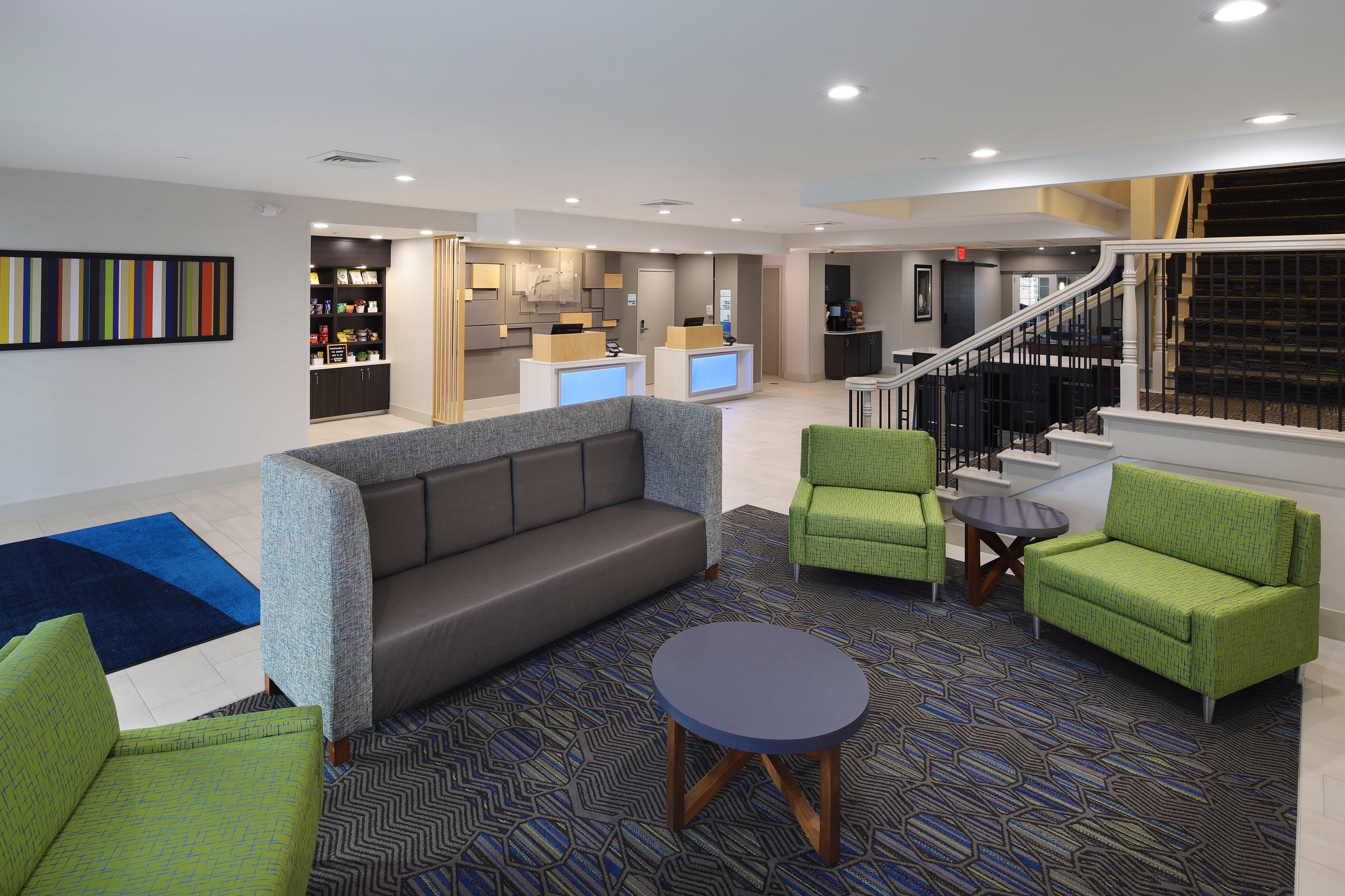 Holiday Inn Express Grand Rapids Southwest By Ihg Grandville Exterior photo