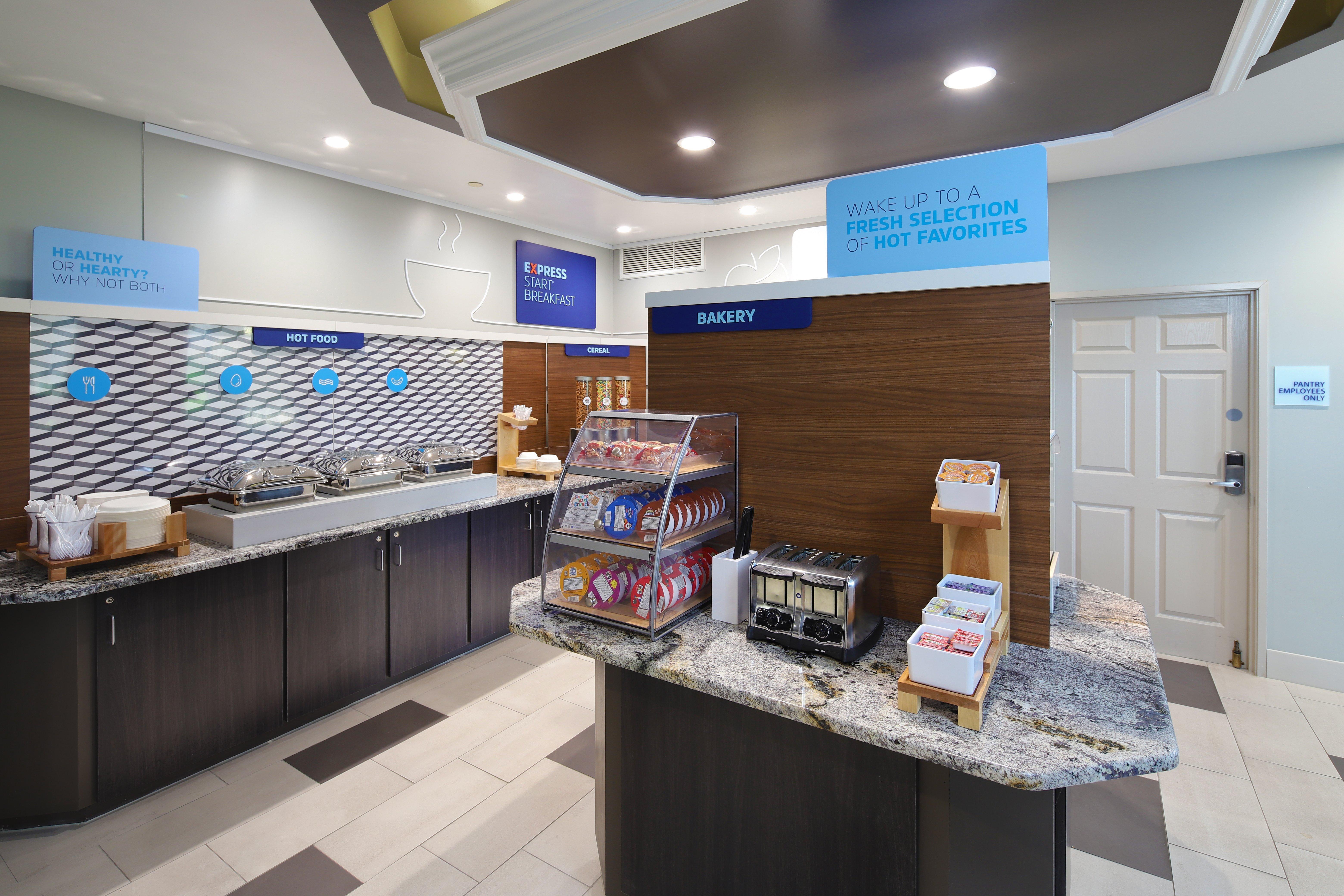 Holiday Inn Express Grand Rapids Southwest By Ihg Grandville Exterior photo